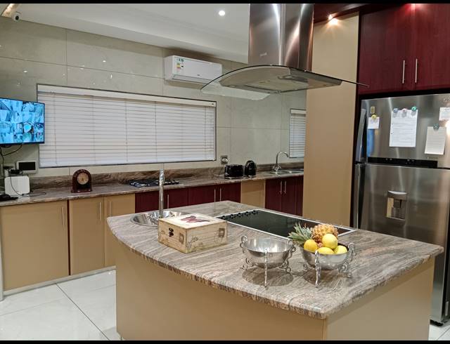 4 BEDROOM HOUSE FOR SALE IN MOUNTAIN RISE